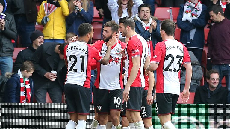 Southampton's Charlie Austin (2nd left) celebrates scoring his side's second goal with his team-mates