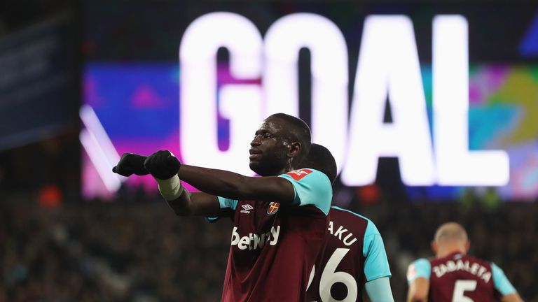 Cheikhou Kouyate celebrates his equaliser