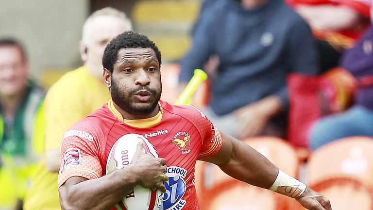 Garry Lo scored 49 tries in 46 appearances for the Sheffield Eagles over the last two seasons and will join Castleford Tigers for 2018