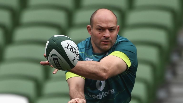 Rory Best is one of only two current players - alongside Rob Kearney - who have claimed a Grand Slam (2009)