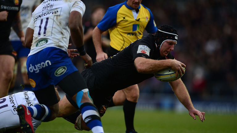 Thomas Waldrom scores the Chief's fifth try against Bath