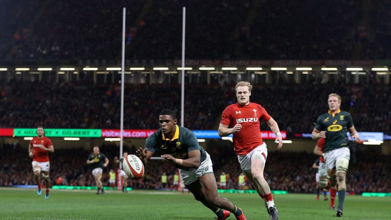 Warrick Gelant scores South Africa's first try