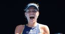 Kerber keeps title dreams alive