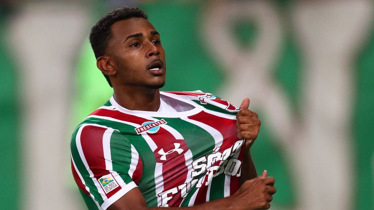 Sporting Lisbon are on the verge of signing Fluminense midfielder Wendel (left)