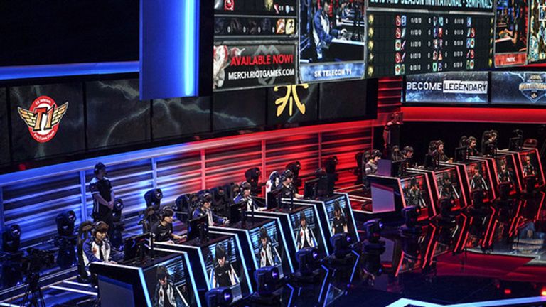 SK Telecom T1 and Fnatic facing off against each other (credit: Riot Games)