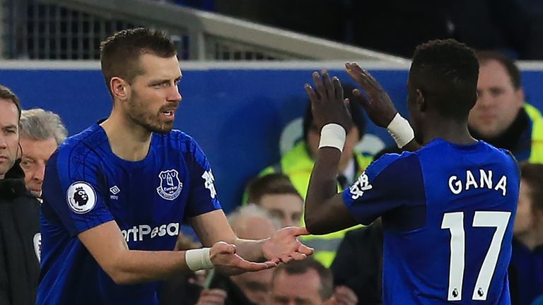Gylfi Sigurdsson inspires Everton to victory over Crystal Palace