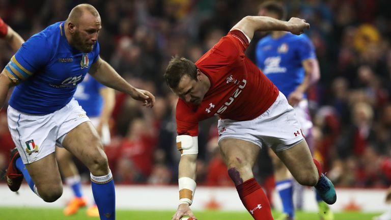 Wales beat Italy 38-14 to snap a two-game losing run