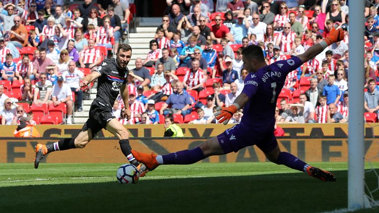 James McArthur equalises for Crystal Palace