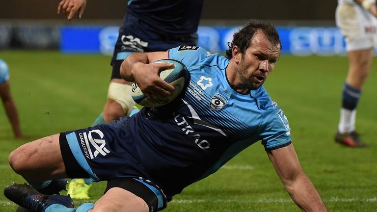 Bismarck du Plessis is available for selection for Saturday's Top 14 decider