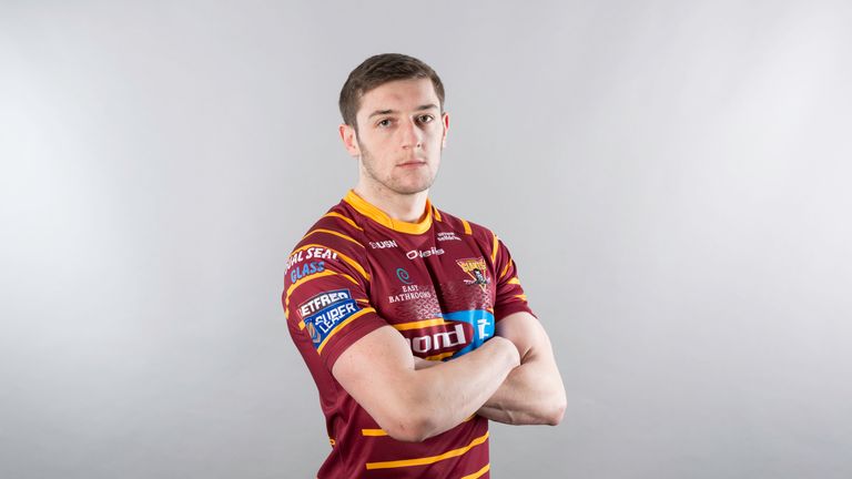 Jake Wardle scored two tries and was sin-binned in Huddersfield's win over Widnes