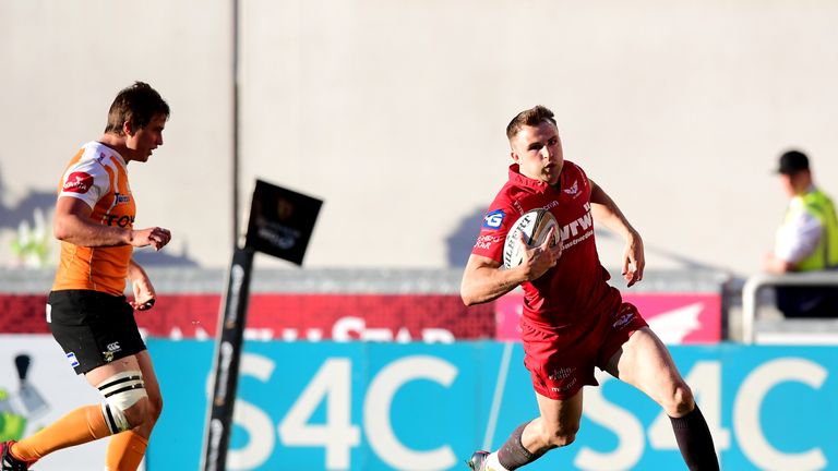 Tom Prydie crossed in second half for Scarlets