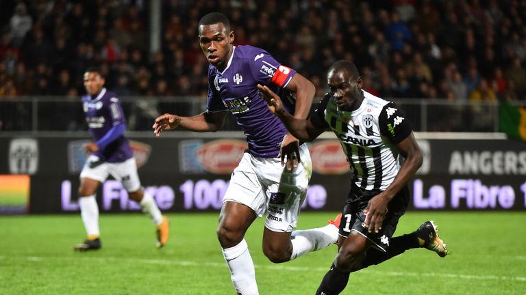 West Ham confirm signing of Issa Diop from Toulouse