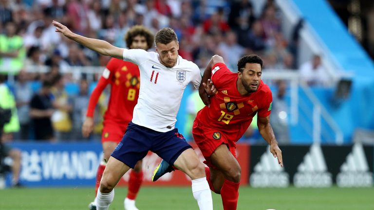 Jamie Vardy battles for the ball in Kaliningrad