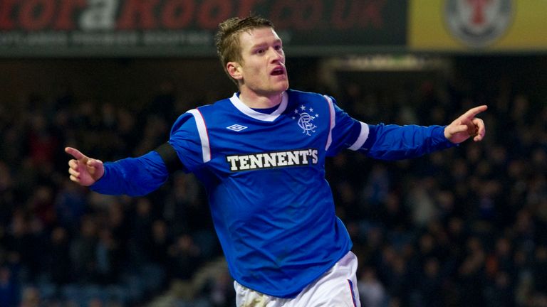 Steven Davis celebrates for Rangers