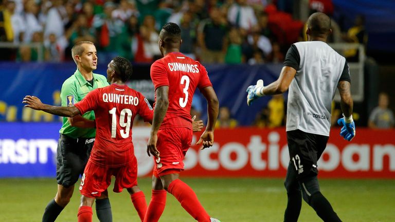 Mark Geiger, Semi final Piala Emas CONCACAF 2015 antara Meksiko Vs Panama