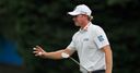 Snedeker extends lead before