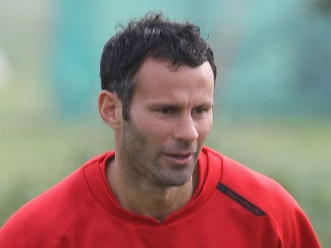 Image of Giggs: Top professional