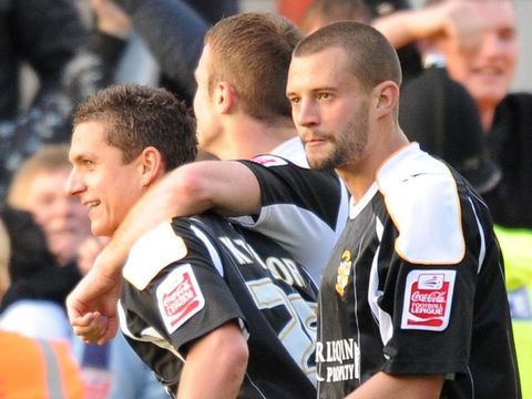 Image of Taylor (l): Released by Vale