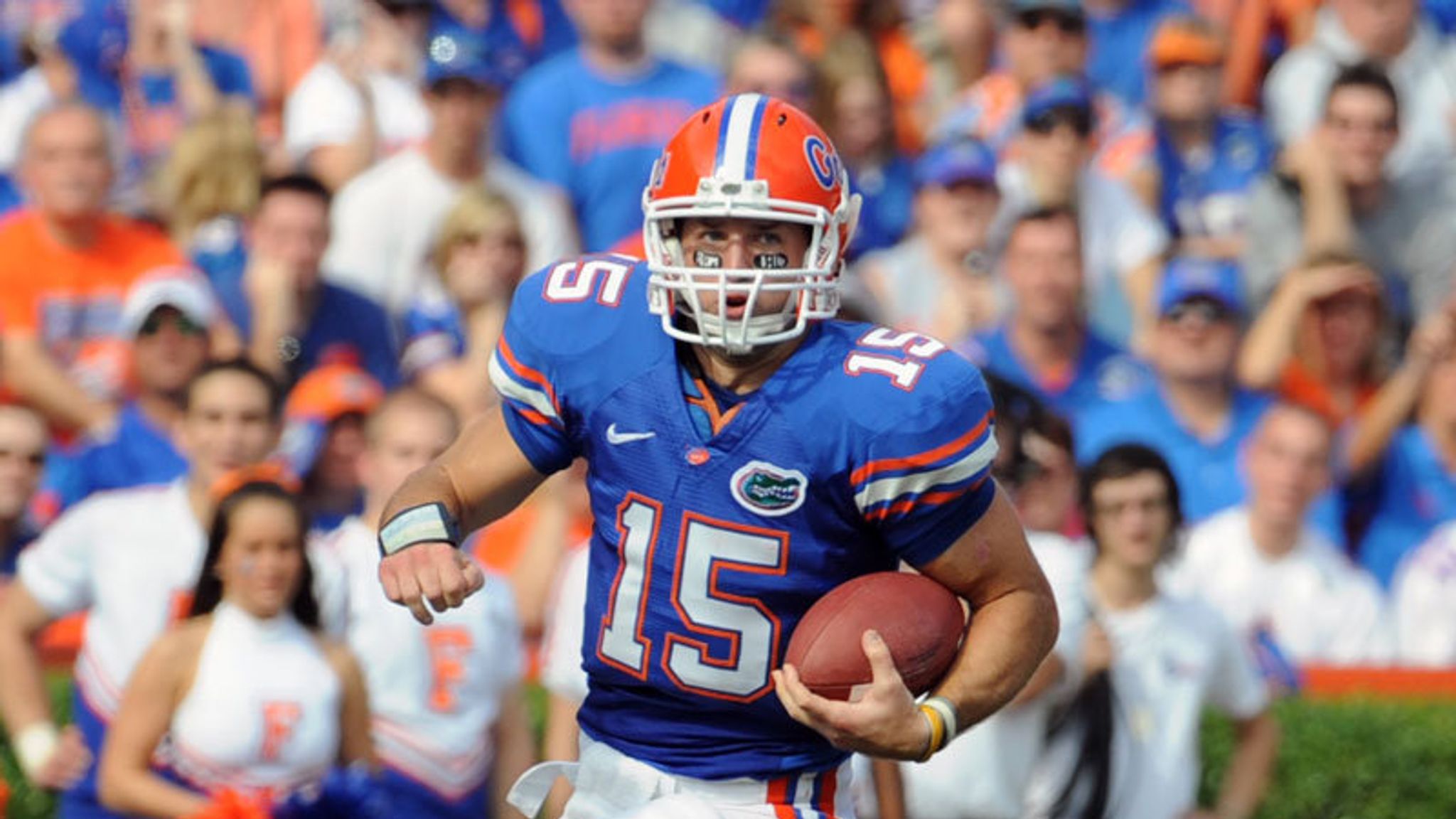 NFL: Florida Gators QB Tim Tebow scores big with former NFL talent