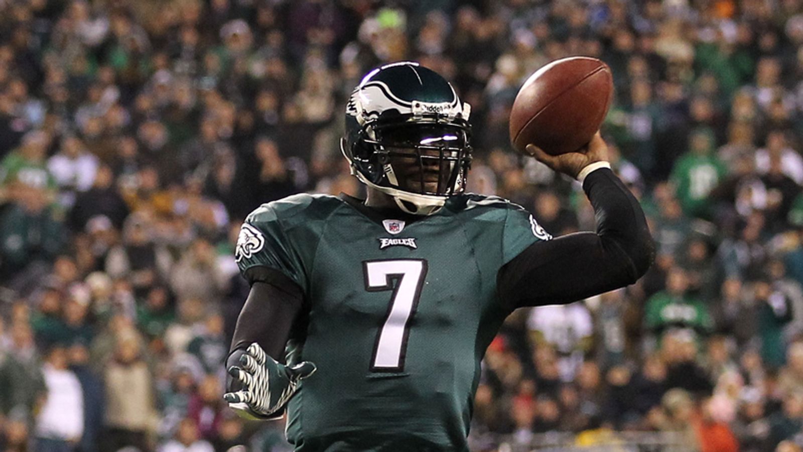 Philadelphia Eagles quarterback Michael Vick leads NFL Pro Bowl