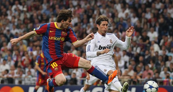 Messi pokes home the opening goal from Afellay's excellent cross