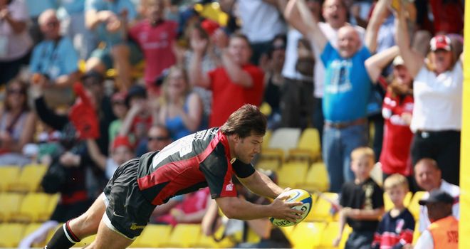 Brits dives over for Saracens' first try
