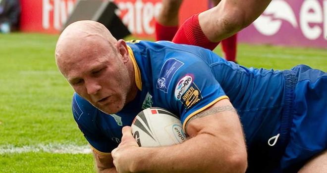 Try: Keith Senior touches down for Rhinos at Headingley