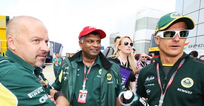 Mike Gascoyne with Tony Fernandes and Heikki Kovalainen