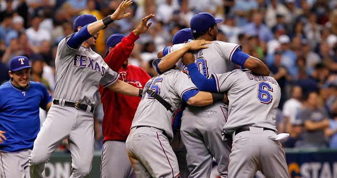 New York Yankees hit five home runs to beat Rangers, 10-1, Tuesday