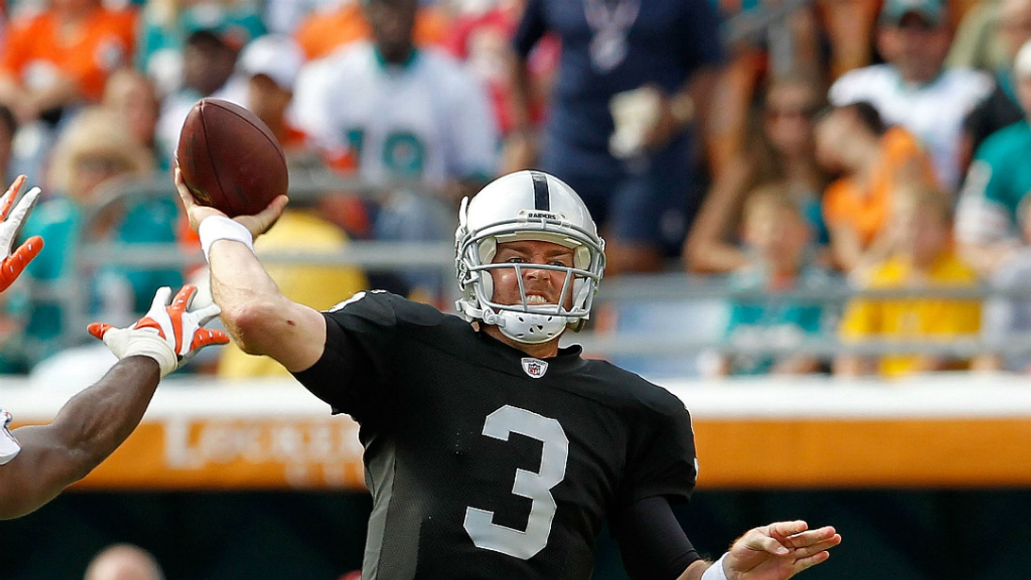 Carson Palmer throws two TD passes as Oakland Raiders beat Kansas City  Chiefs 26-16, NFL News