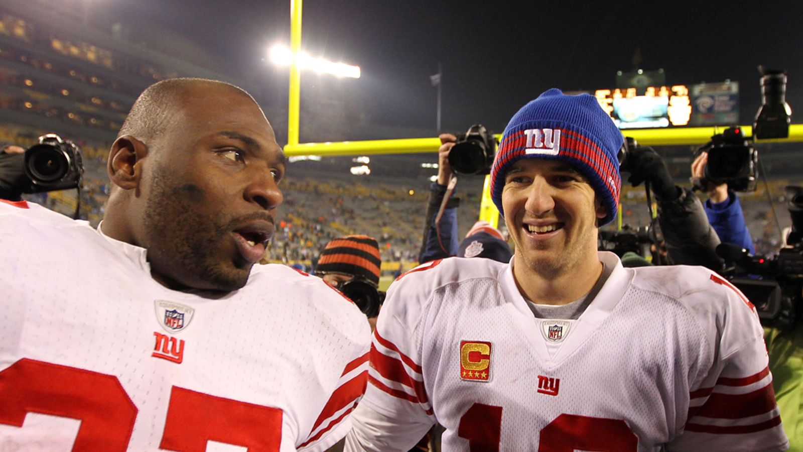 Aaron Rodgers throws Hail Mary touchdown vs. NY Giants