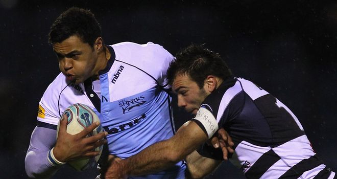 Sale&#39;s Luther Burrell is tackled by Arnaud Mignardi