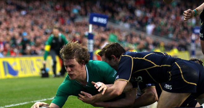 Andrew Trimble stretches to score in the corner
