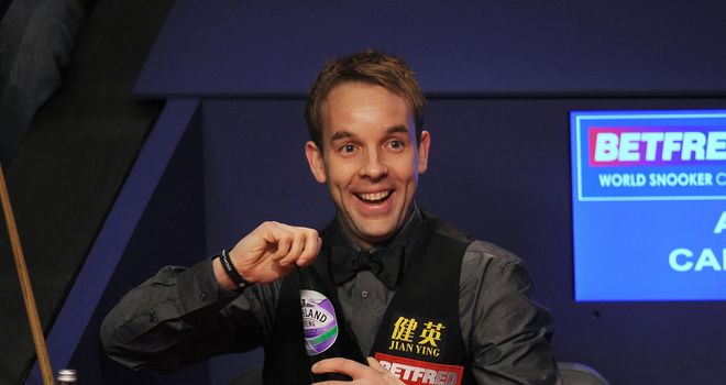 Ali Carter: Narrow lead after first session