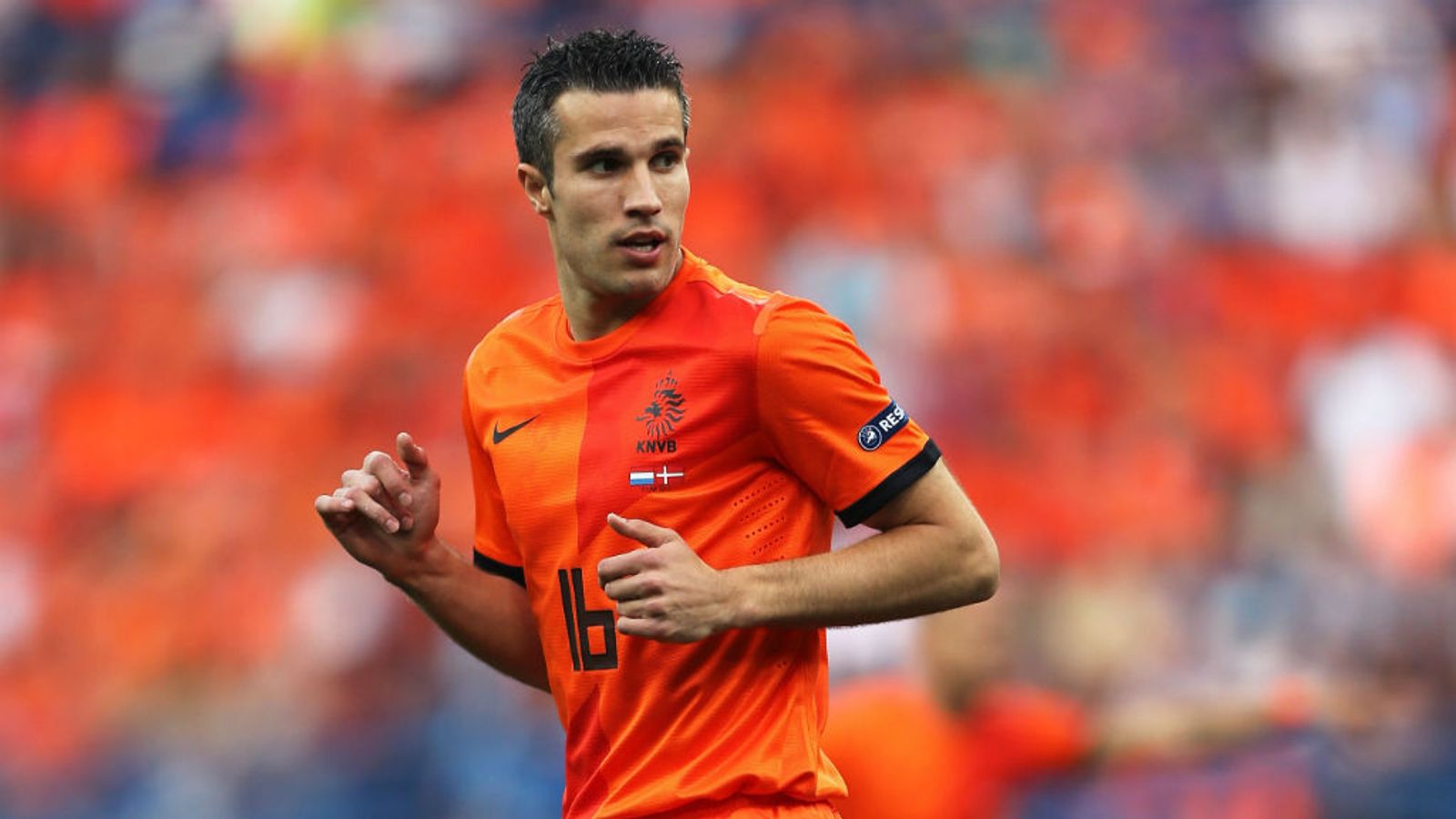 Robin van Persie ready to challenge to reclaim his place in the Holland ...