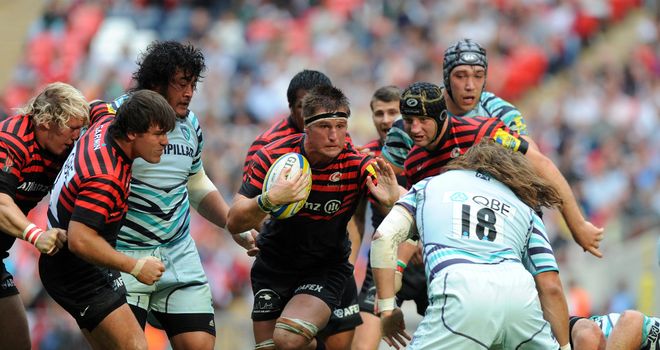 Ernst Joubert of Saracens takes on the Leicester Tigers defence