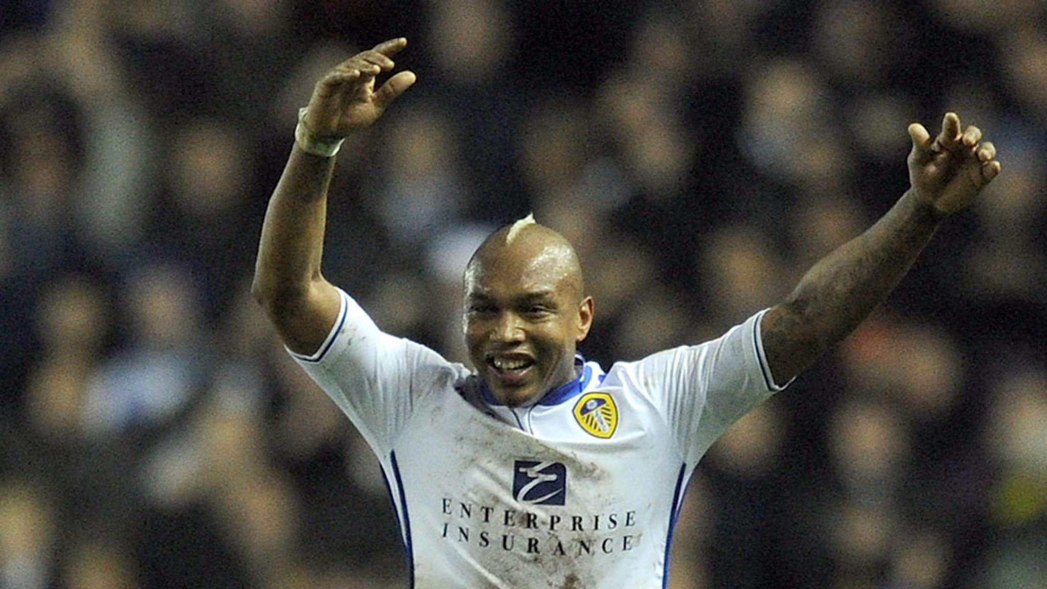 Transfer News Former Liverpool Forward El Hadji Diouf In Talks