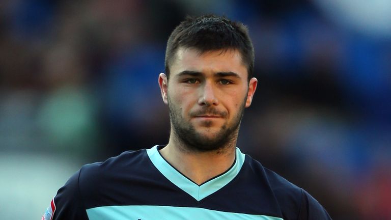 Charlie Austin: Fails medical at Hull