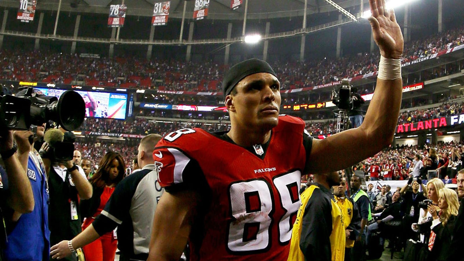 Falcons TE Gonzalez still considering retirement - Sports Illustrated