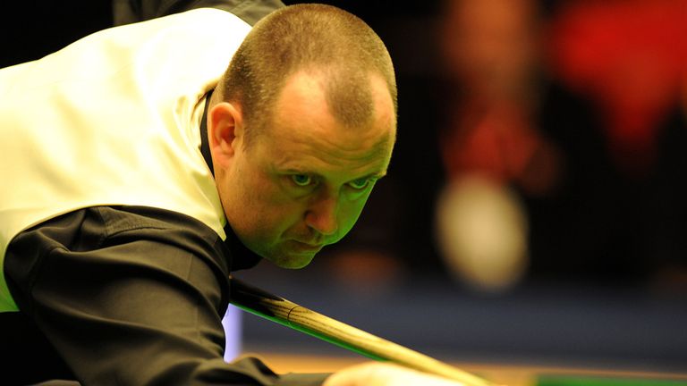 Mark Williams: Welshman back to winning ways in Rotterdam