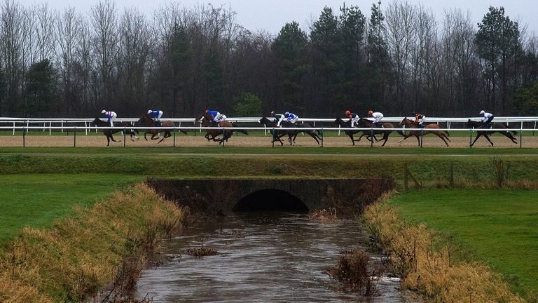 Lingfield: Could stage all-chase card on Tuesday