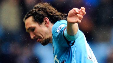 Image of Emanuel Pogatetz: Swapping Wolfsburg for Nurnberg in exchange for Timm Klose