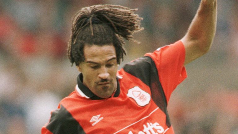 Lee played in the Premier League for Nottingham Forest between 1994 and 1997