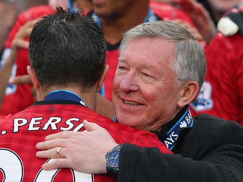 Sir-Alex-Ferguson-Robin-van-Persie-Manchester_2943660.jpg
