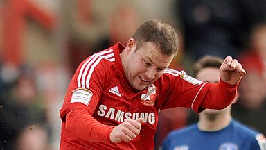 Image of Alan Navarro: In talks with Chesterfield