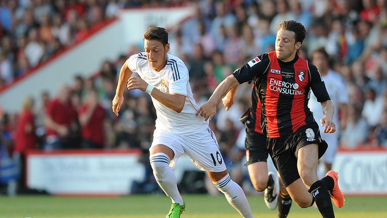 mesut-ozil-real-madrid-bournemouth-pre-season-friendly_2976574.jpg