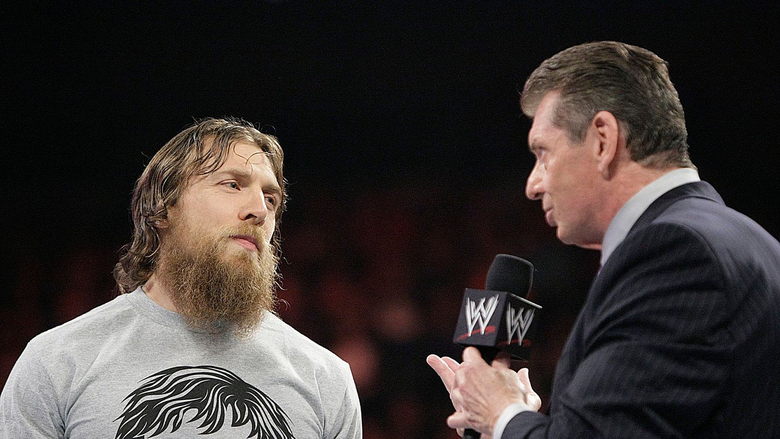 WWE Raw: Daniel Bryan, John Cena and Randy Orton beat Shield by DQ.