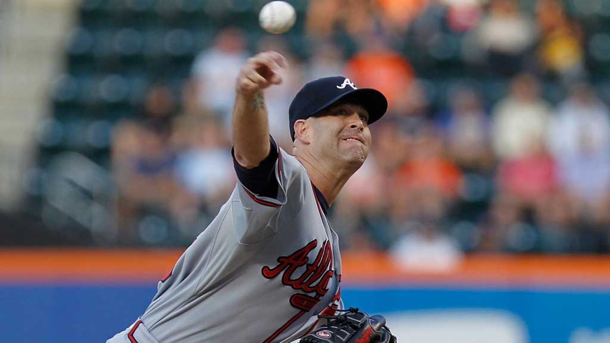 Braves' Tim Hudson out for season with broken ankle