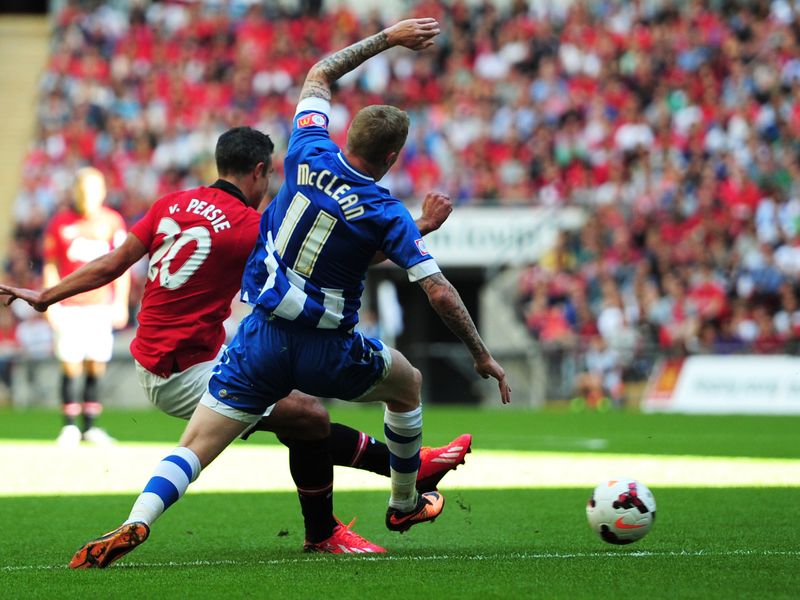 community-shield-robin-van-persie-manchester-united-wigan-athletic_2985709.jpg