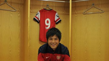 Image of Ryo Miyaichi: Enjoying sharing the Arsenal dressing room with Mesut Ozil